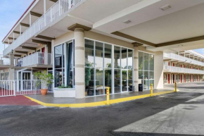 Отель Rodeway Inn Clearwater-Largo  Клеруотер